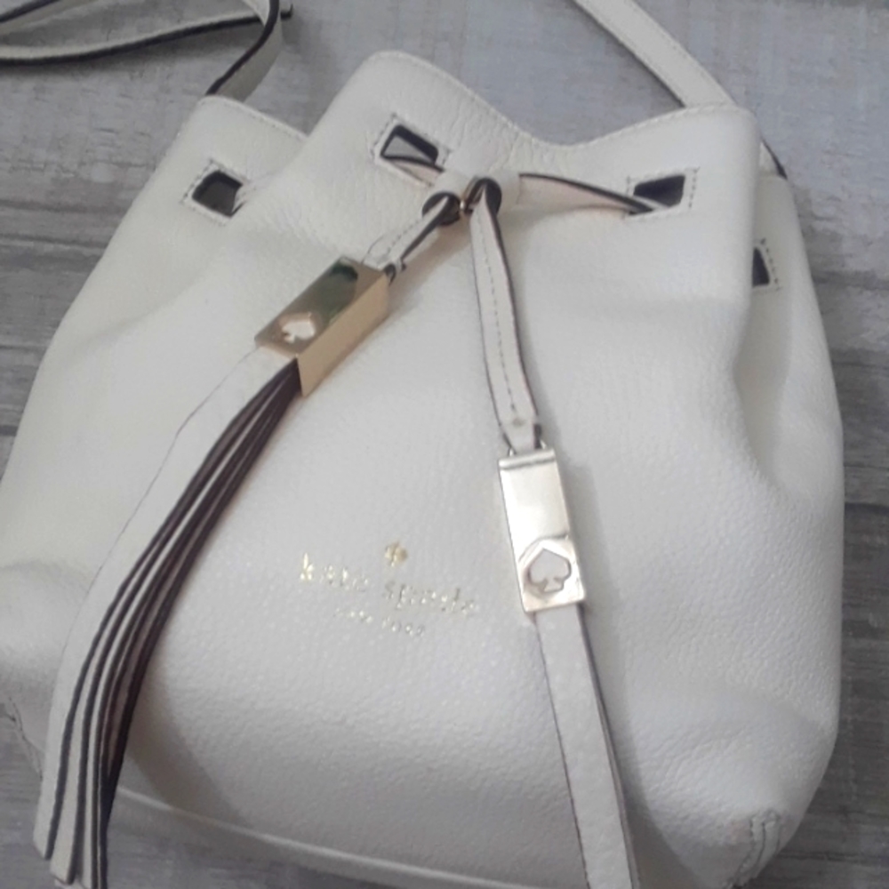 KATE SPADE..GREY ST. TINY COOPER BUCKET CROSSBODY